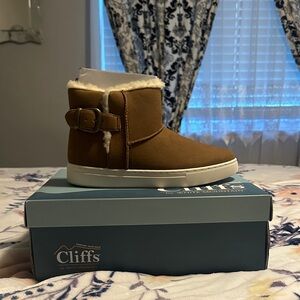 Cliffs by White Mountain Kids' Brown Boots with Faux Fur